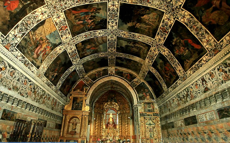 Interior de la Ermita del Ara
