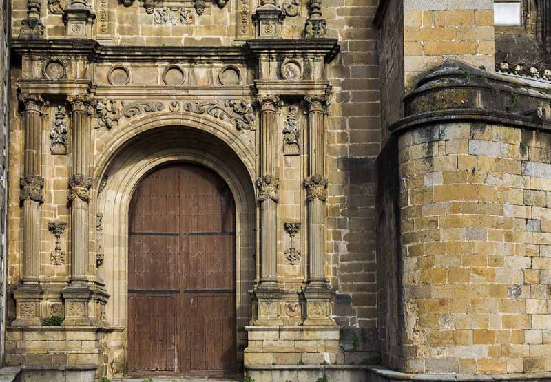 Puerta del Enlosado, catedral de Plasencia